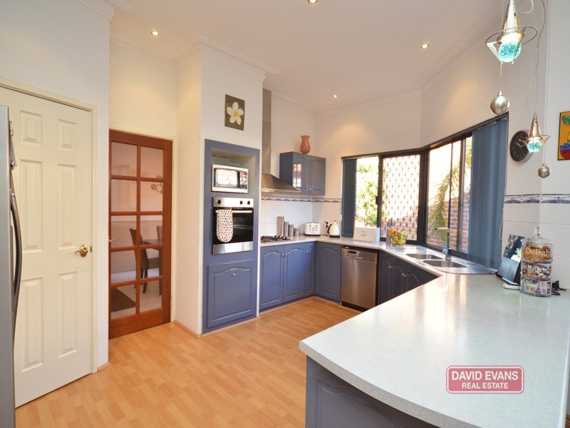 4 Roslin Road, Wanneroo WA 6065