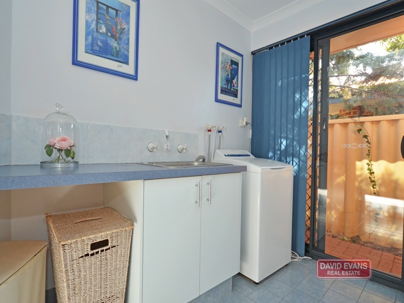 4 Roslin Road, Wanneroo WA 6065