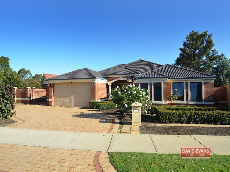 4 Roslin Road, Wanneroo WA 6065