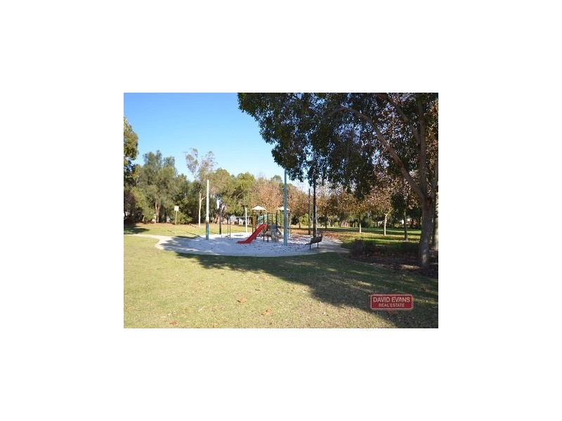 4 Roslin Road, Wanneroo WA 6065