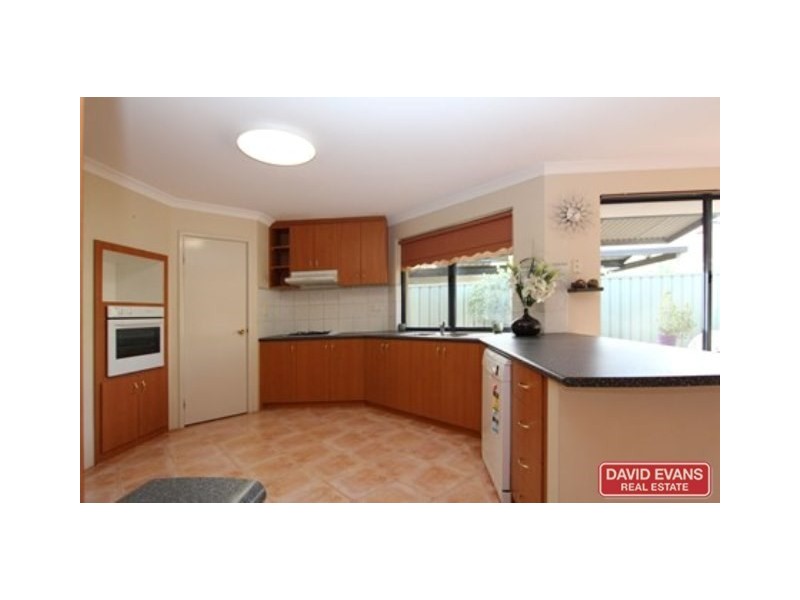 8 Sierra Nevada Ridge, Merriwa WA 6030