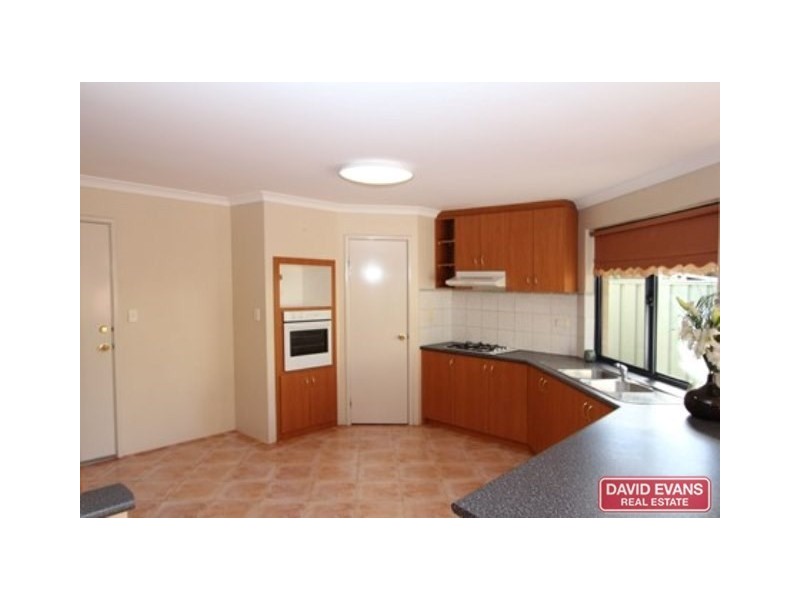 8 Sierra Nevada Ridge, Merriwa WA 6030