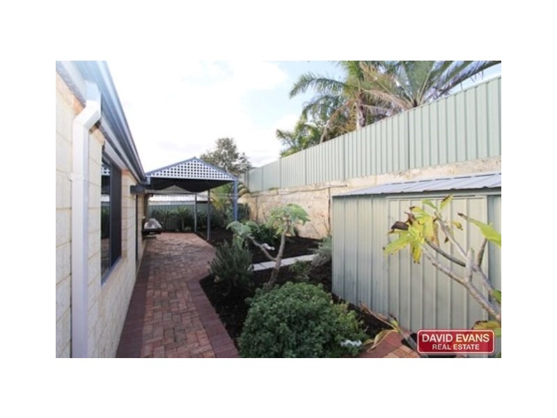 8 Sierra Nevada Ridge, Merriwa WA 6030