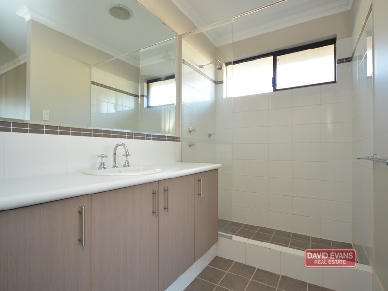 12 Jingana Road, Banksia Grove WA 6031