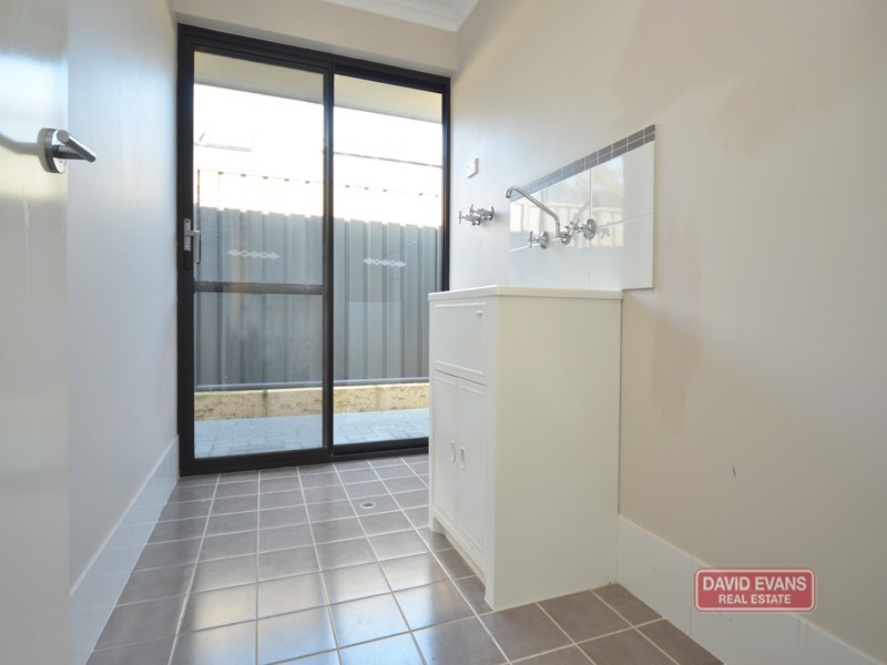 12 Jingana Road, Banksia Grove WA 6031