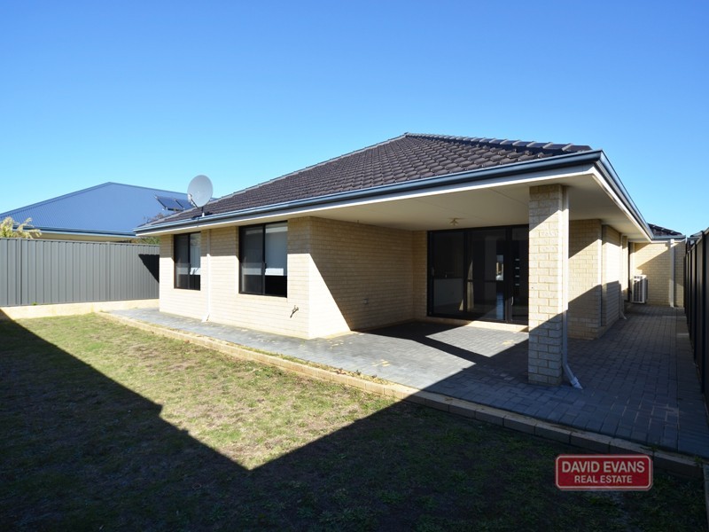 12 Jingana Road, Banksia Grove WA 6031