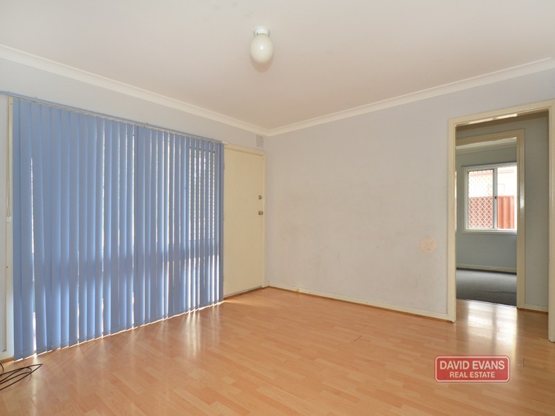 4a Hatfield Way, Girrawheen WA 6064