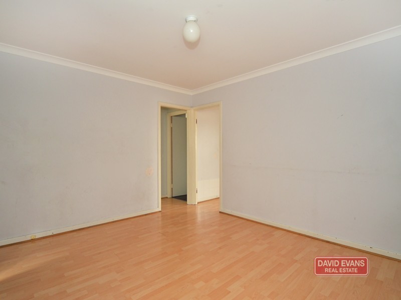 4a Hatfield Way, Girrawheen WA 6064