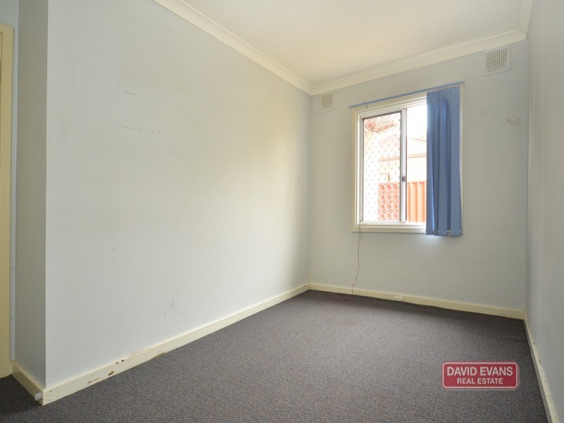 4a Hatfield Way, Girrawheen WA 6064