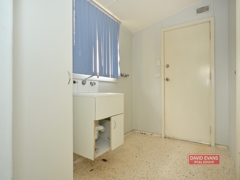 4a Hatfield Way, Girrawheen WA 6064