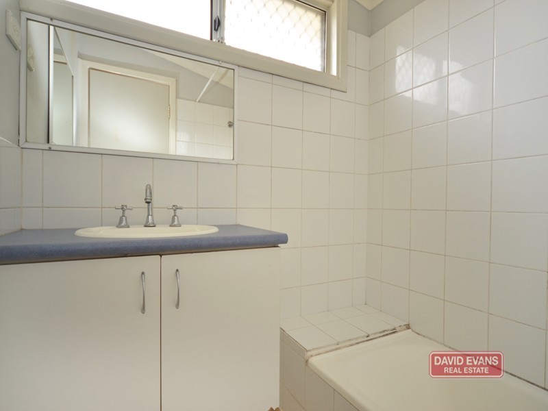 4a Hatfield Way, Girrawheen WA 6064