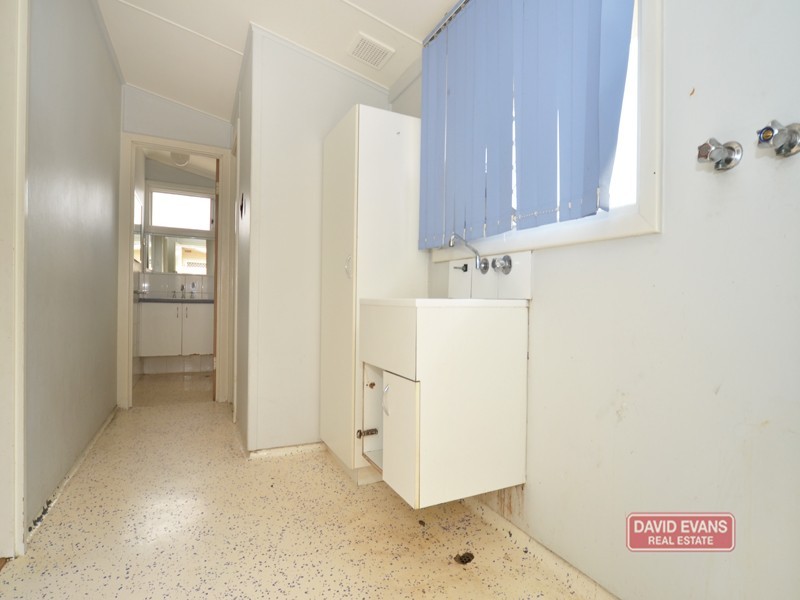 4a Hatfield Way, Girrawheen WA 6064