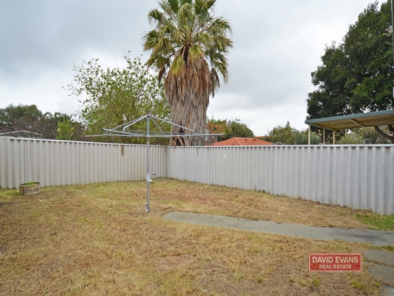 4a Hatfield Way, Girrawheen WA 6064