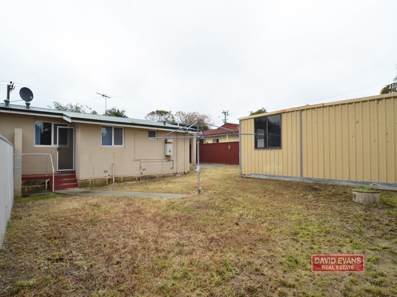 4a Hatfield Way, Girrawheen WA 6064
