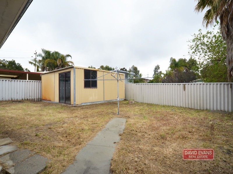4a Hatfield Way, Girrawheen WA 6064