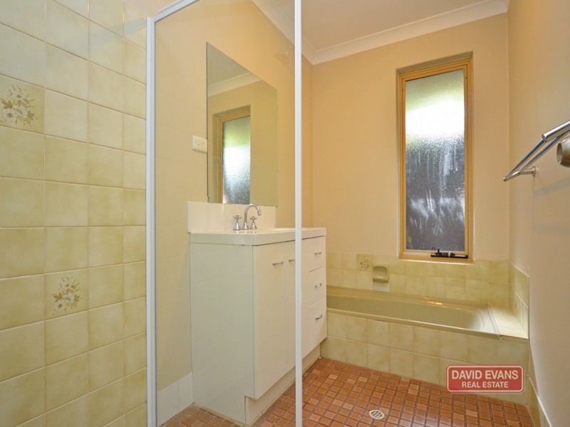 102 Gibson Ave, Padbury WA 6025