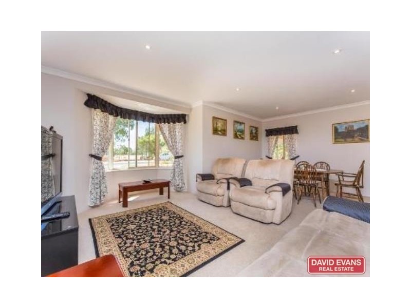 31 Gibbs Road, Nowergup WA 6032