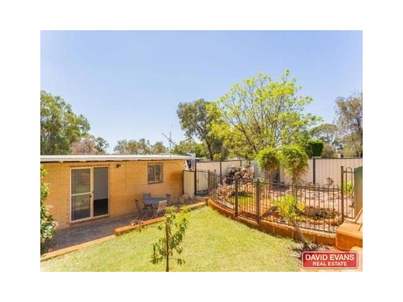 31 Gibbs Road, Nowergup WA 6032