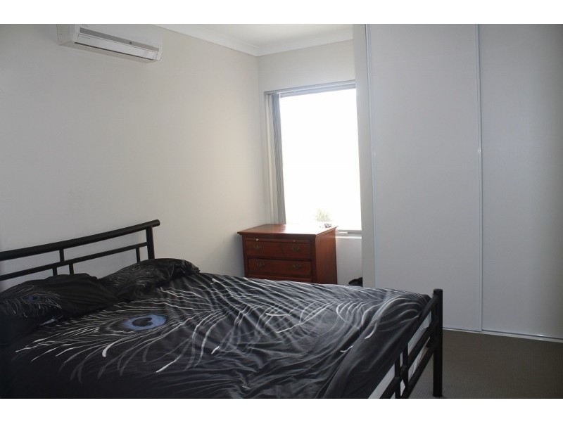 32 Delamere Ave, Currambine WA 6028