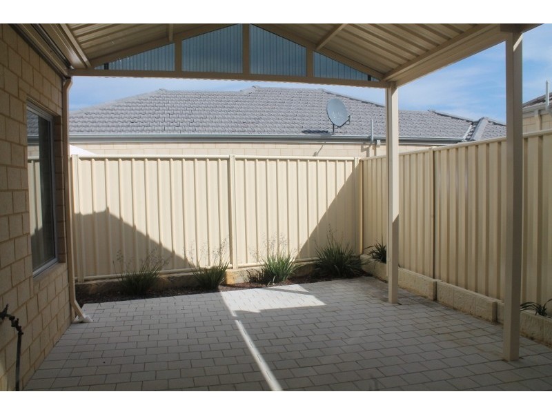 32 Delamere Ave, Currambine WA 6028