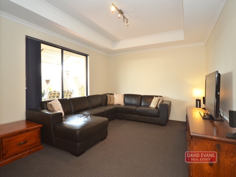 33 Cape Meares Cres, Butler WA 6036