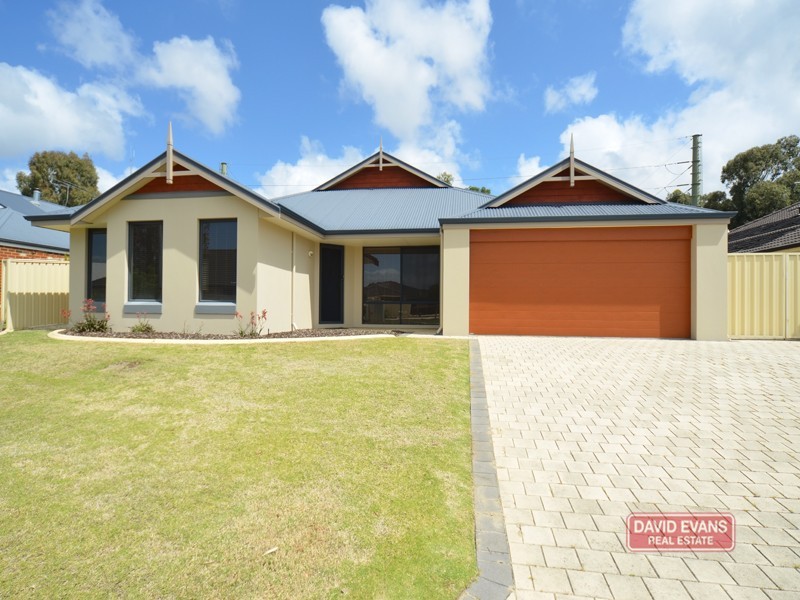 8 GRASMERE FAIRWAY, Tapping WA 6065