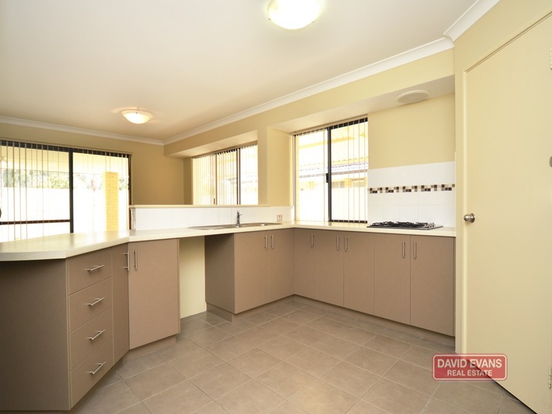 8 GRASMERE FAIRWAY, Tapping WA 6065