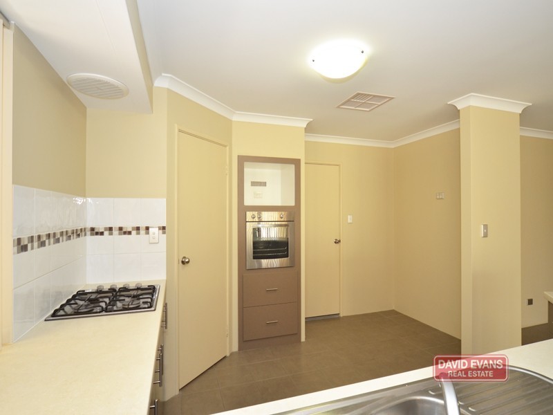 8 GRASMERE FAIRWAY, Tapping WA 6065