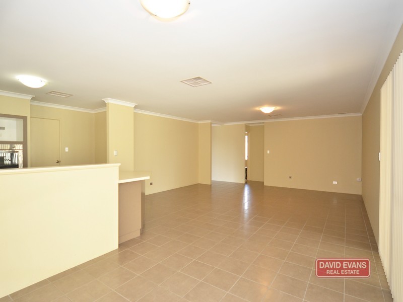 8 GRASMERE FAIRWAY, Tapping WA 6065