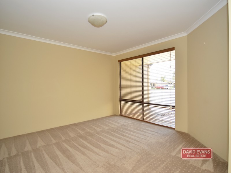 8 GRASMERE FAIRWAY, Tapping WA 6065