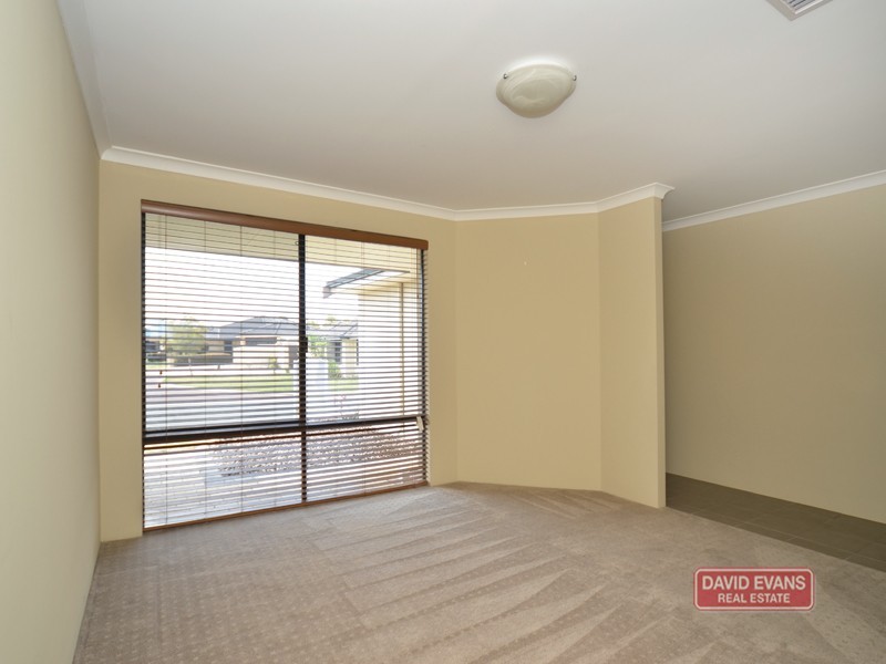 8 GRASMERE FAIRWAY, Tapping WA 6065
