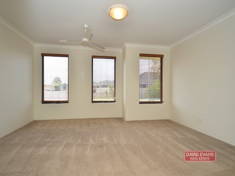 8 GRASMERE FAIRWAY, Tapping WA 6065