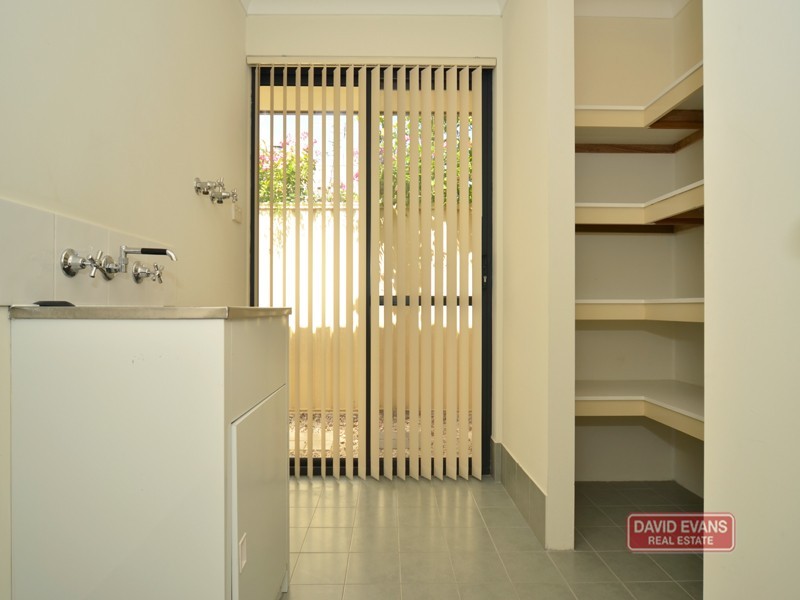 8 GRASMERE FAIRWAY, Tapping WA 6065