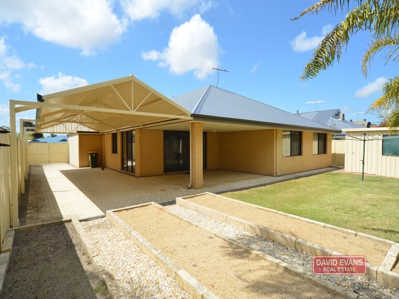 8 GRASMERE FAIRWAY, Tapping WA 6065