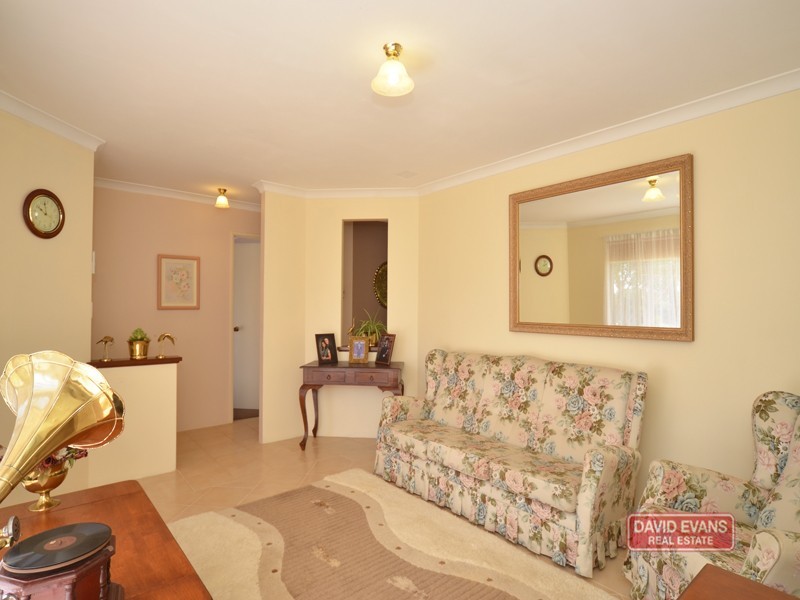 7 Celadon Loop, Banksia Grove WA 6031