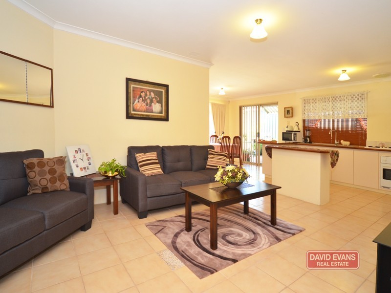 7 Celadon Loop, Banksia Grove WA 6031