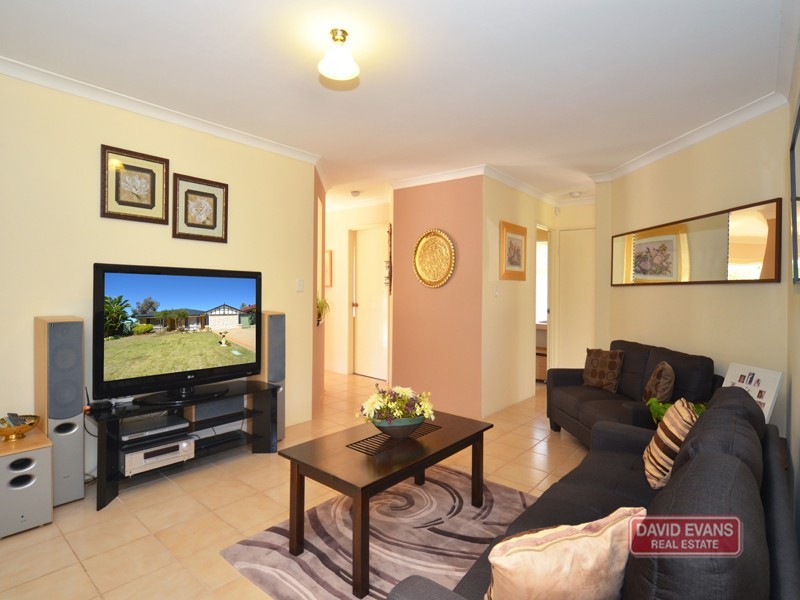 7 Celadon Loop, Banksia Grove WA 6031