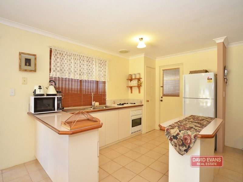 7 Celadon Loop, Banksia Grove WA 6031