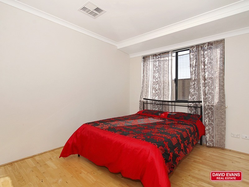1 Yandella Promenade, Tapping WA 6065