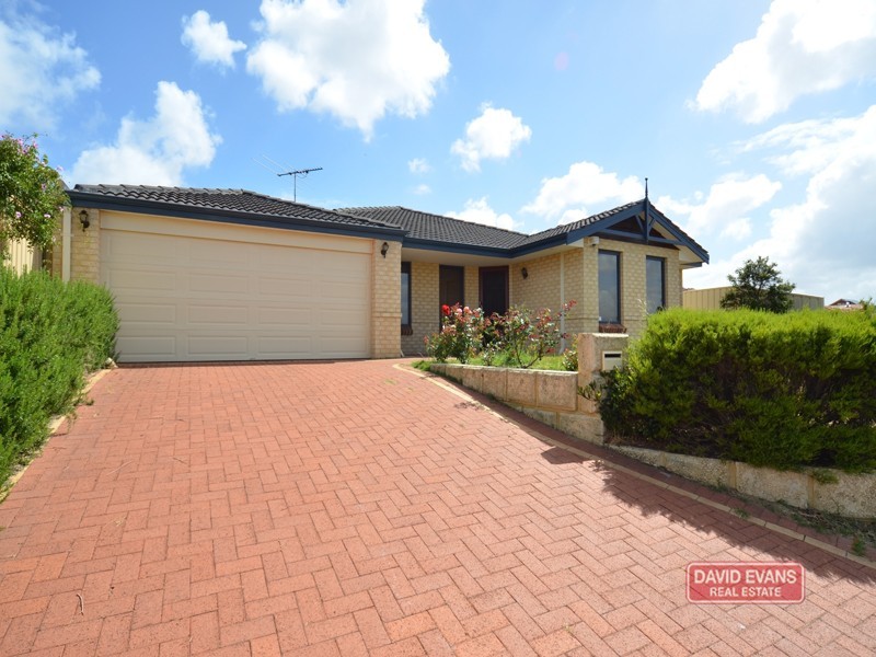 105 MANCHESTER DRIVE, Hocking WA 6065