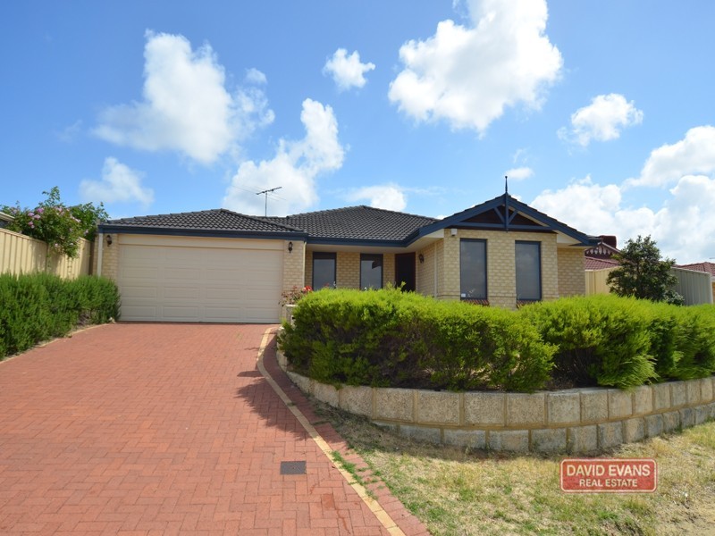 105 MANCHESTER DRIVE, Hocking WA 6065