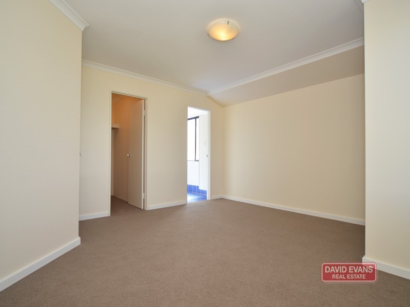 105 MANCHESTER DRIVE, Hocking WA 6065