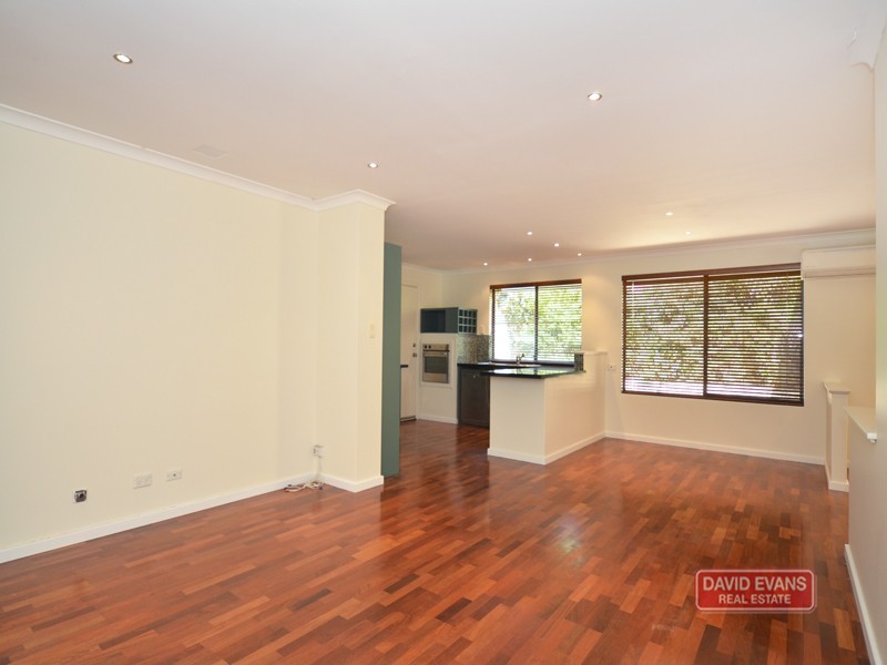105 MANCHESTER DRIVE, Hocking WA 6065