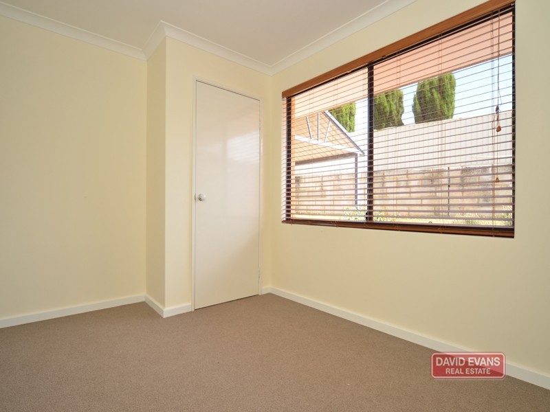 105 MANCHESTER DRIVE, Hocking WA 6065