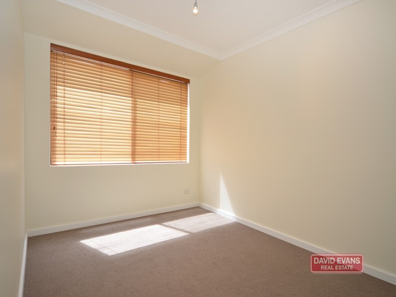 105 MANCHESTER DRIVE, Hocking WA 6065