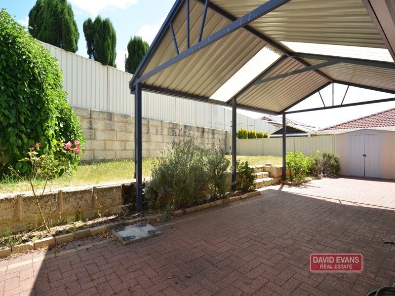 105 MANCHESTER DRIVE, Hocking WA 6065