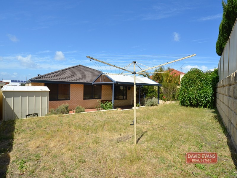 105 MANCHESTER DRIVE, Hocking WA 6065