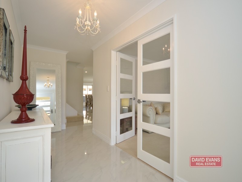 12 Hopewell Pass, Carramar WA 6031