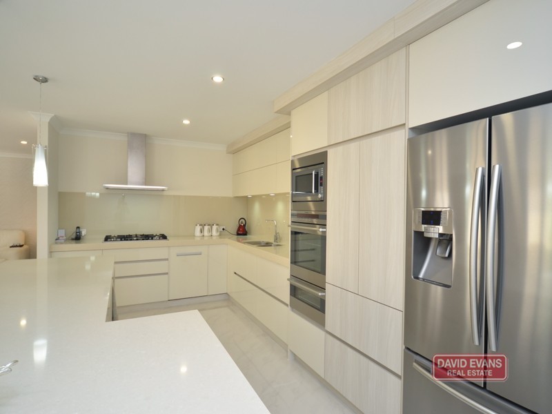 12 Hopewell Pass, Carramar WA 6031