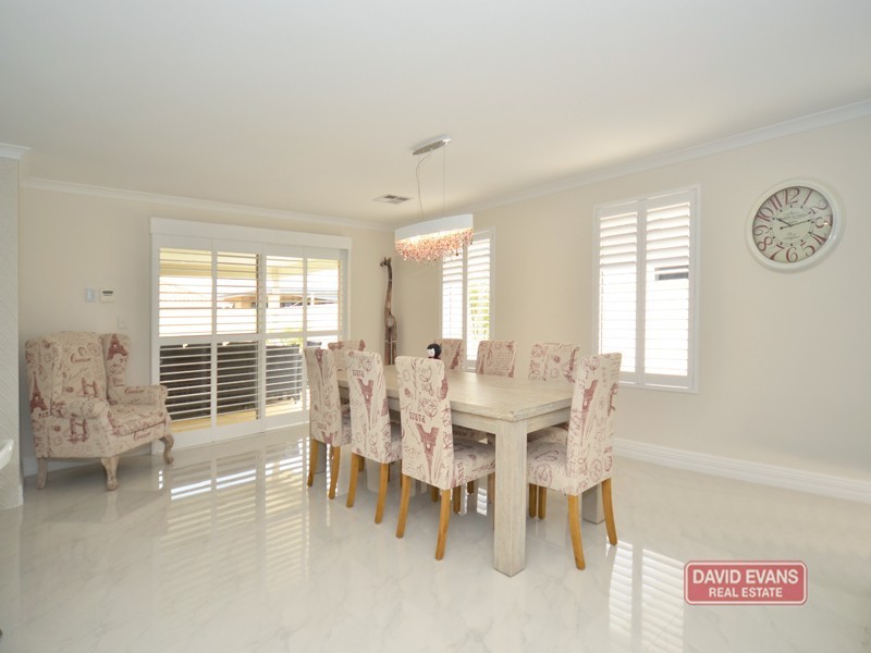 12 Hopewell Pass, Carramar WA 6031